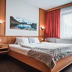 Hotel Garni Romantika St. Leonhard im Pitztal