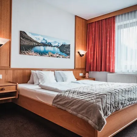 Hotel Garni Romantika Sankt Leonhard im Pitztal