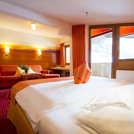 酒店 Garni Romantika 3*