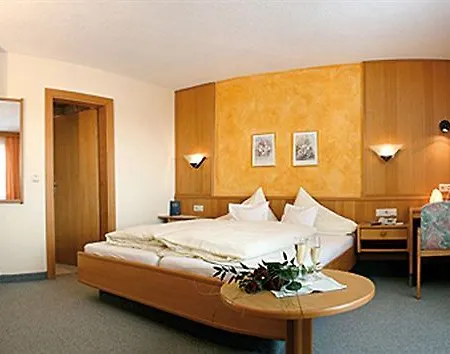 Garni Romantika Hotel 3*